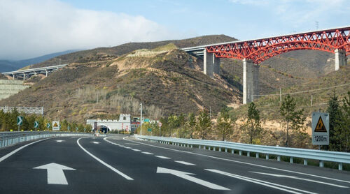 ultime notizie aziendali su L'ispezione dei droni MYUAV aiuta il trasporto intelligente: pattugliamento automatico delle autostrade