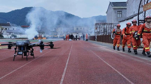 ultime notizie aziendali su Partner intelligente ed efficiente per la lotta contro gli incendi: presentazione della cooperazione tra i droni MYUAV e la lotta contro gli incendi