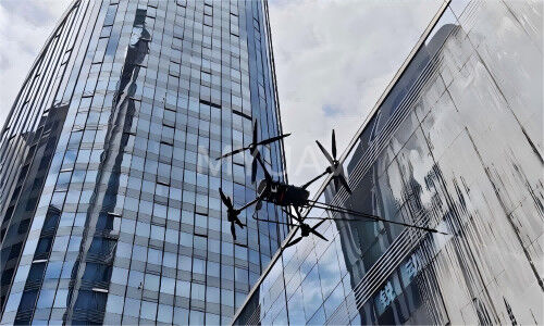 ultime notizie aziendali su Affrontare l'invecchiamento dei ragni MYUAV FC doppi droni di pulizia ad alta quota riempiono il divario di manodopera