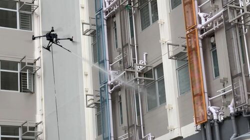 ultime notizie aziendali su Dì addio alle avventure ad alta quota! Il drone a doppio cavo MYUAV M400X rende i test di spruzzatura d'acqua su pareti esterne più sicuri e precisi.