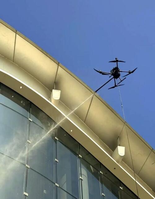 ultime notizie aziendali su Non più preoccuparsi della pulizia di edifici commerciali! MAIYOUWEI M400X risolve i "rischi elevati, scarsa efficienza"